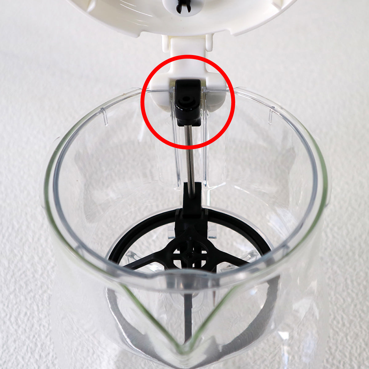 ポットに正しくセットされた内容器